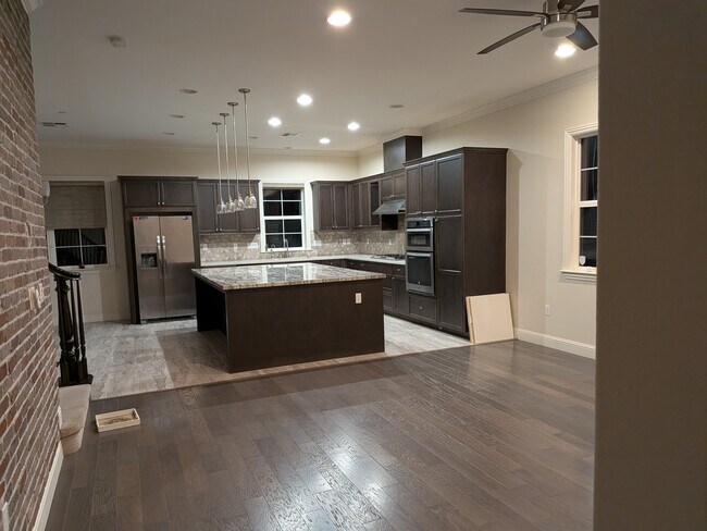 Sala de estar Cocina - 427 Silvercrown Way