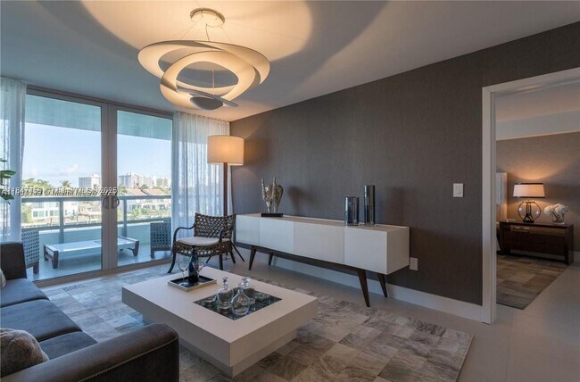 Foto del edificio - 9261 E Bay Harbor Dr