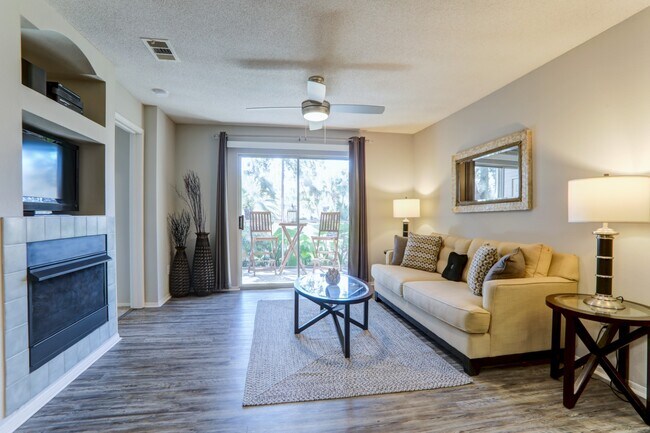 Foto del edificio - Kings Mill Apartment Homes