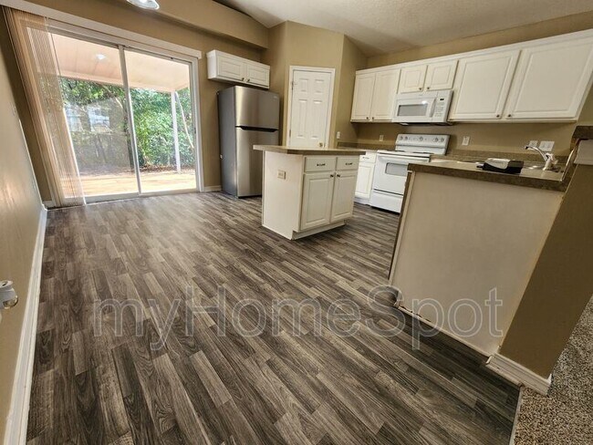 Foto del edificio - 1589 Galvin Ave