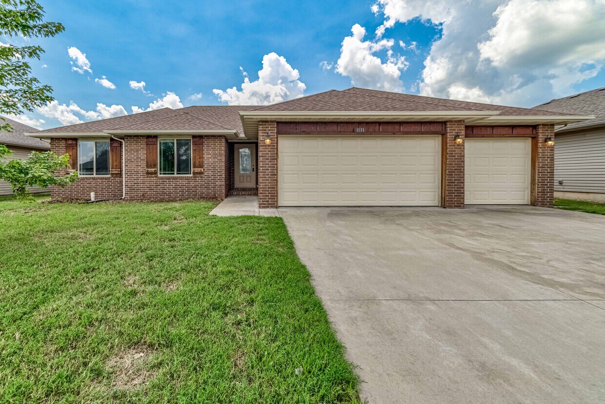 1151 S Canton Ave, Springfield, MO 65802 House for Rent in