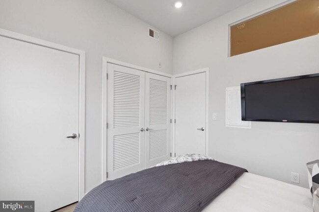 Foto del edificio - 1330 S Patton St