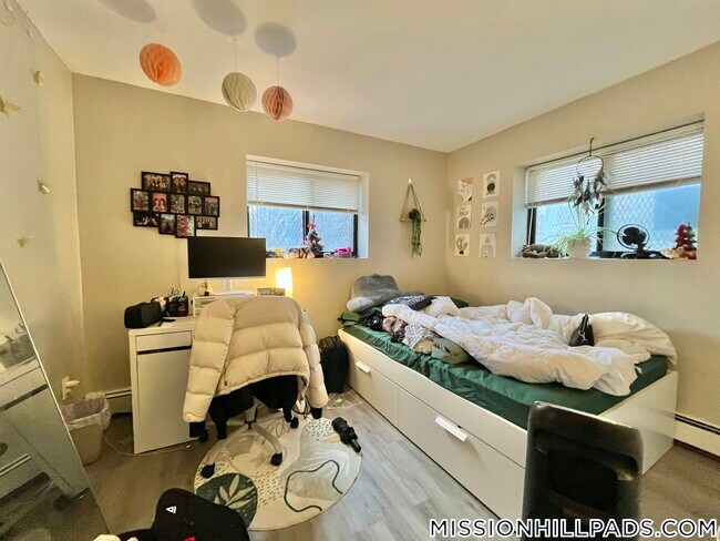 Foto del edificio - 226 Parker Hill Ave