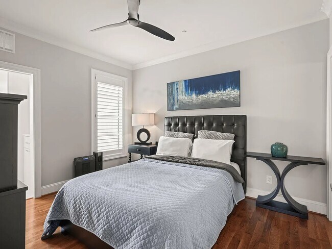 Building Photo - 605 Smedes Pl