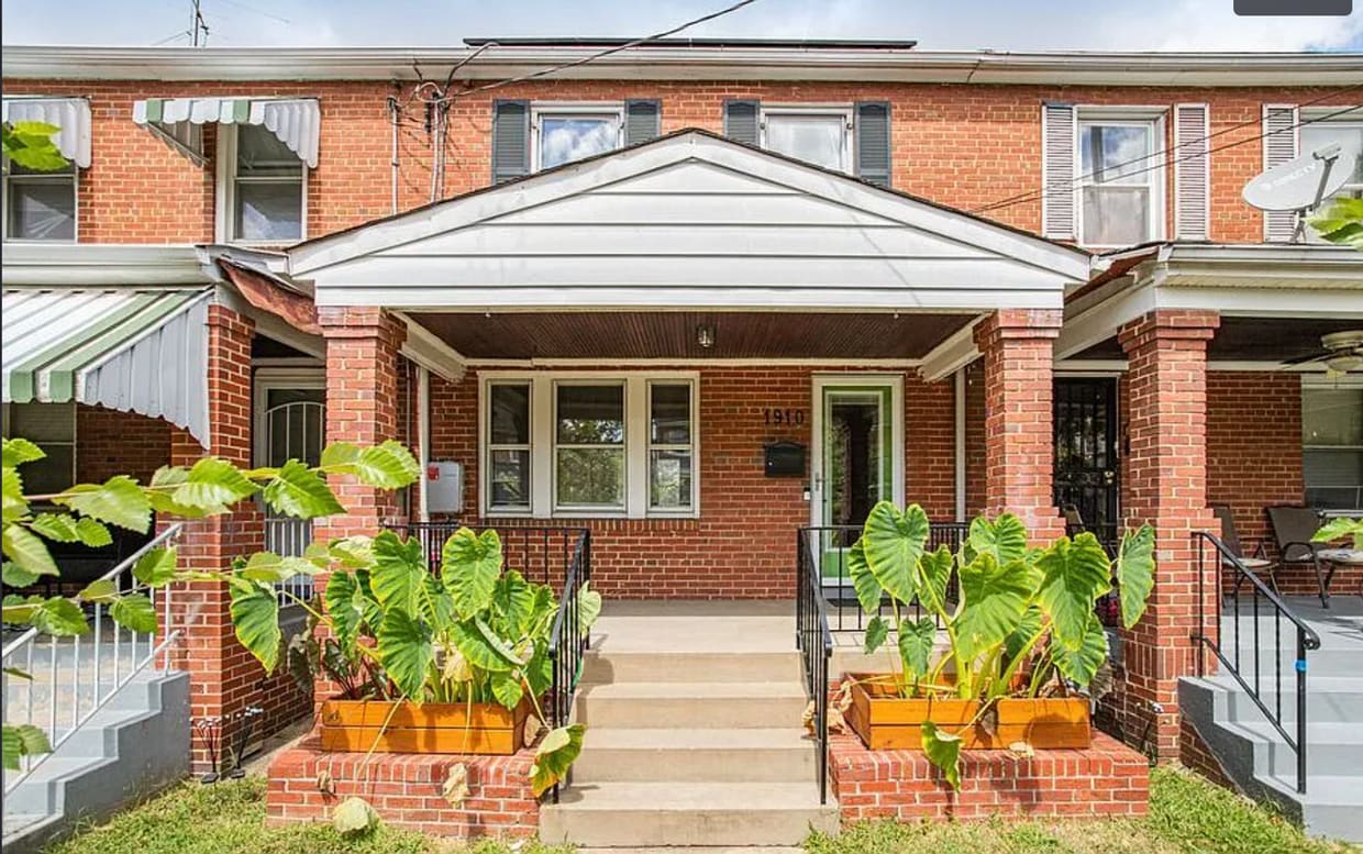 Primary Photo - 3 Bedrooms 1.5 Bathrooms Recently Renovated