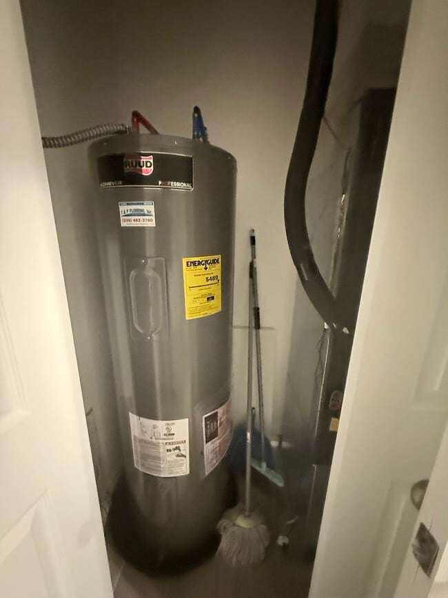 Building Photo - 2156 Edison Ave