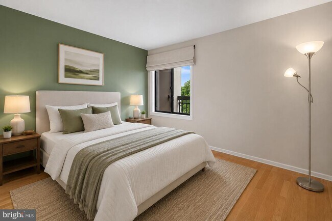 Foto del edificio - 6300 Stevenson Ave