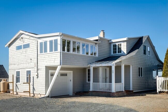 Foto del edificio - 33 Eagle Hill Rd