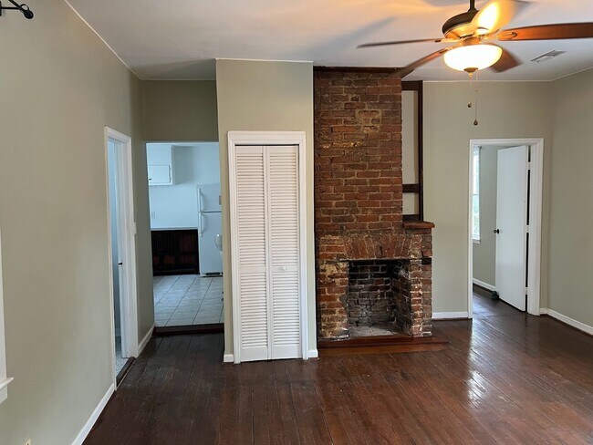 Building Photo - 119 Drake Street Unit B