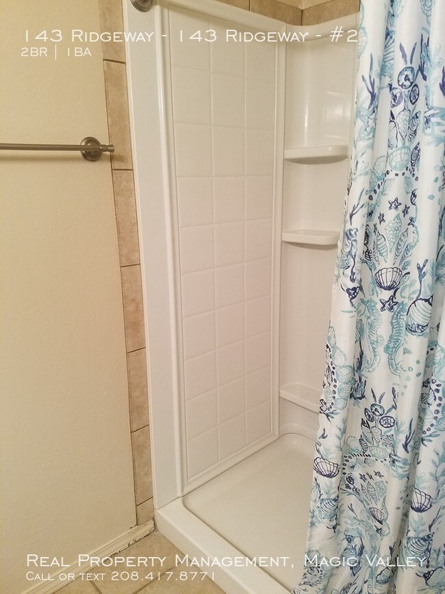 Building Photo - Duplex with Furnished Option!
