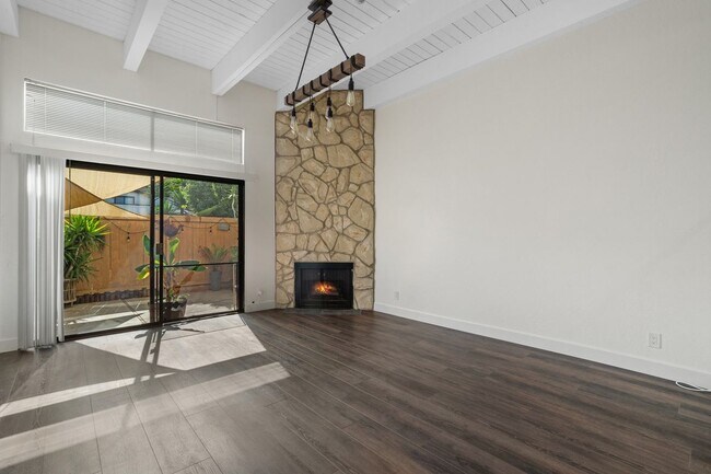 Building Photo - 2520 Ruhland Ave