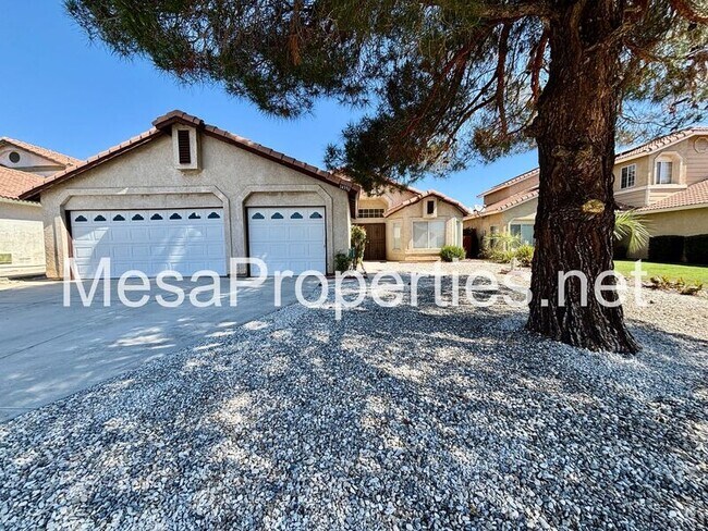 Foto del edificio - 14390 Hillsborough Dr