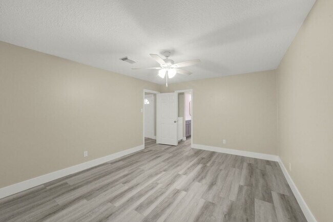 Foto del edificio - 4138 Club Valley Dr