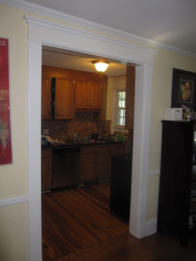 Kitchen - 52 Augur St