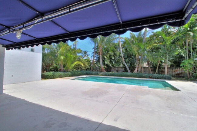 Foto del edificio - 402 NW 7th St
