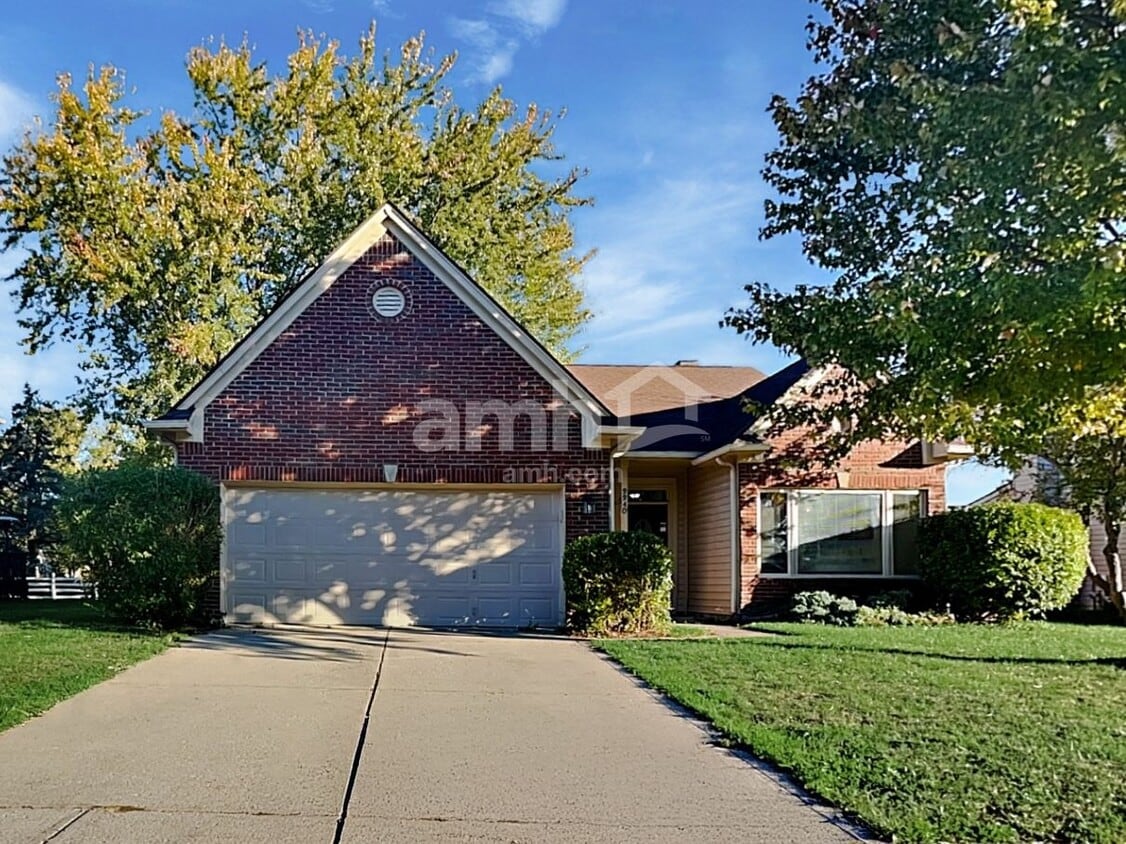 Primary Photo - 9940 Wellcroft Ln