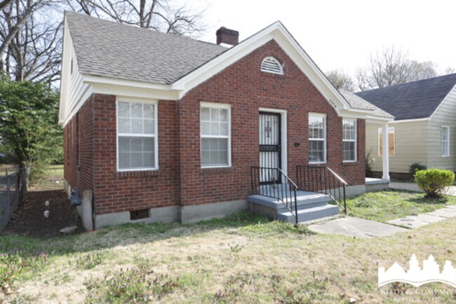 Building Photo - 2370 Larose Ave