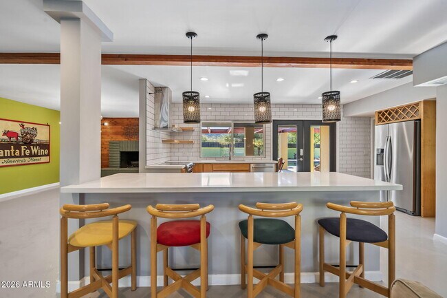 Building Photo - 1055 W Indian Hills Pl