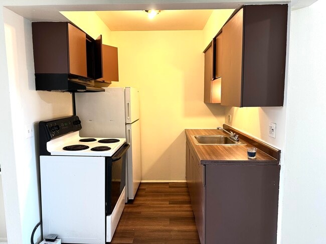 Building Photo - 9730 Wyoming Ave