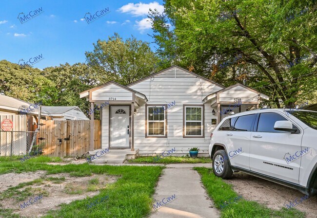 Foto del edificio - Cute Duplex - 1/1 in Dallas (75210)!