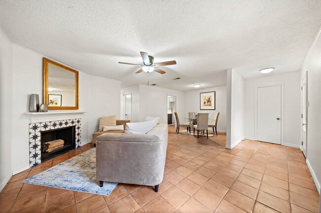 Building Photo - 17116 Beaver Springs Dr