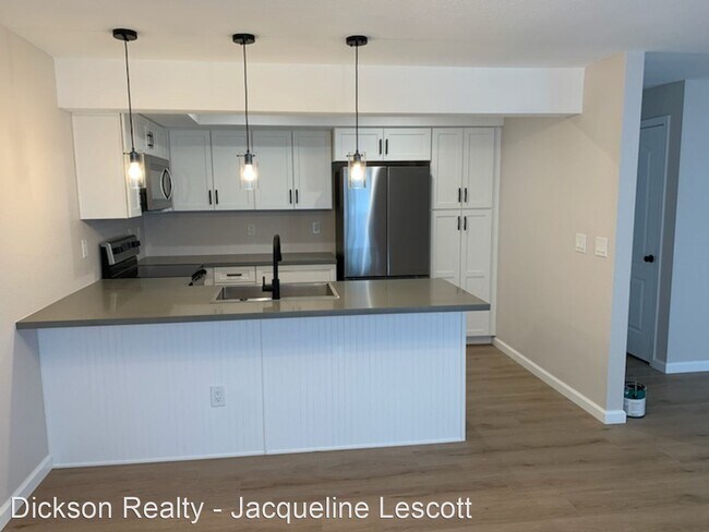 Building Photo - 2 br, 1.5 bath House - 3530 Rosalinda Drive