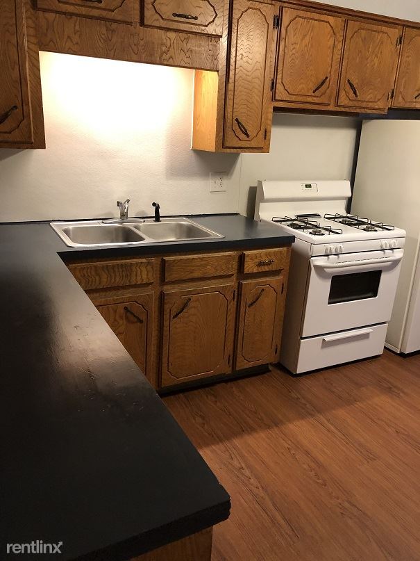 Building Photo - 1 br, 1 bath Duplex - 708 E Ward St # C
