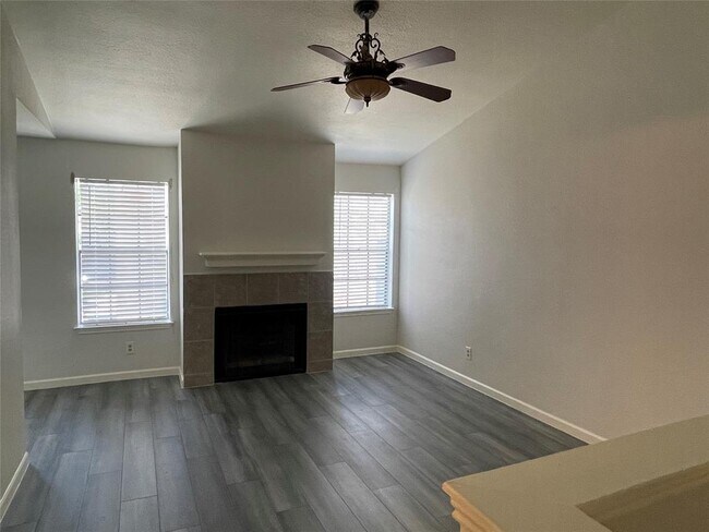 Foto del edificio - 14600 Fonmeadow Dr