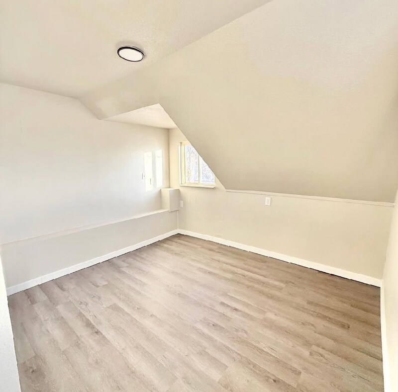 Foto del edificio - 608 Baystate Ave