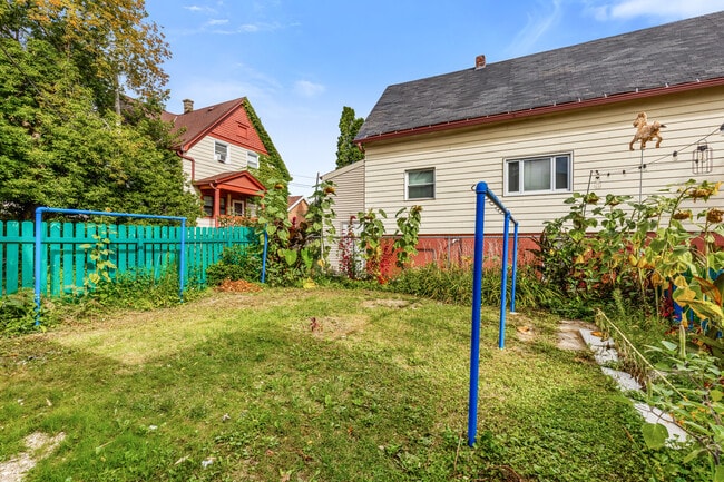 Foto del edificio - 928 E Locust St