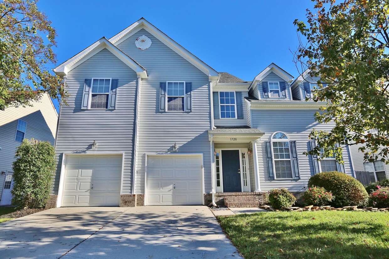 Primary Photo - Ready 01-21-25! Fenced Yard! 2-Car Garage!...