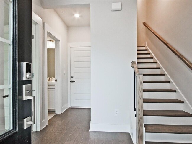Foto del edificio - 1012 Knoxboro Ln