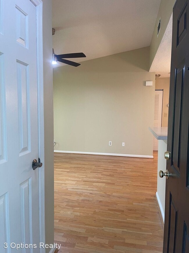 Building Photo - 1 br, 1 bath House - 524 Granville Court