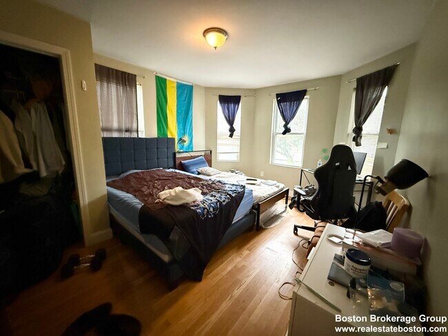 Foto del edificio - 3977 Washington St