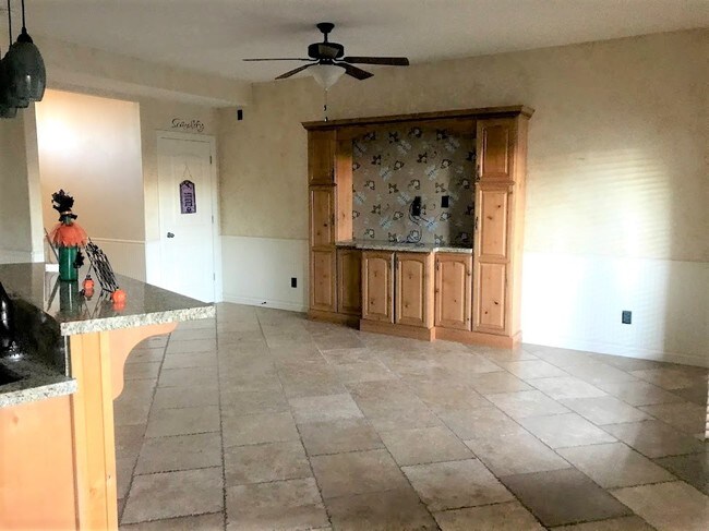 Foto del edificio - 4490 Stone Creek Rd