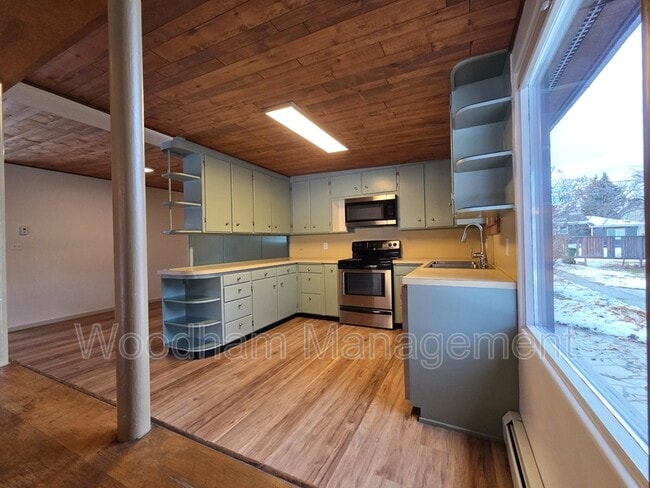 Building Photo - 621 S 14th Ave