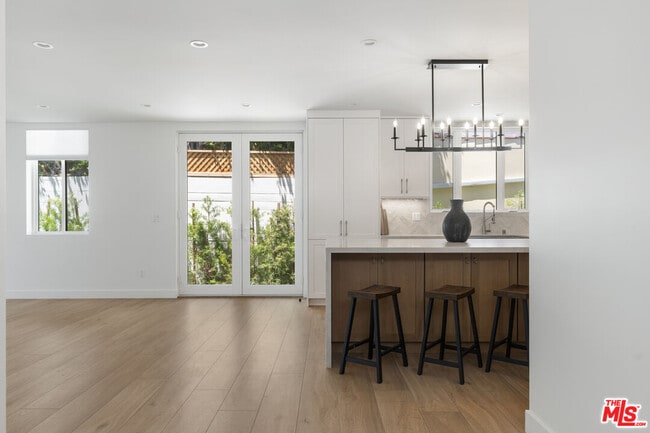 Foto del edificio - 6451 W 6th St