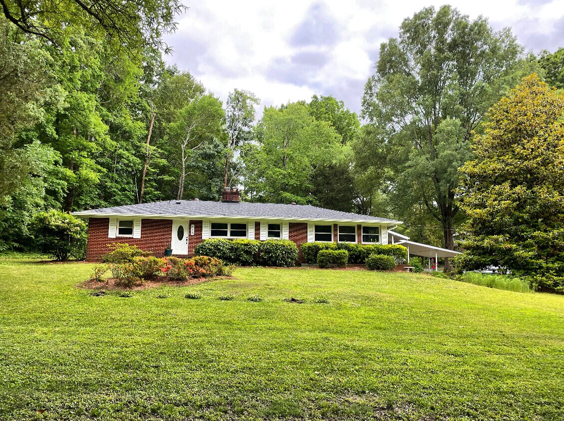 Foto principal - 429 Dorothy Dr