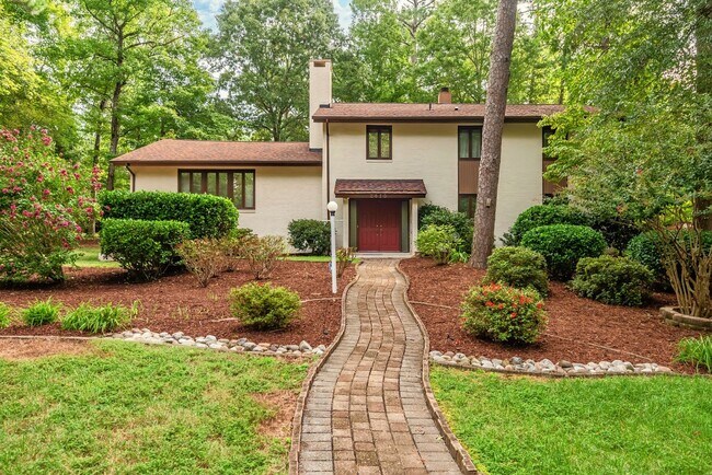 Foto del edificio - Duke Forest Dream Home - Waiting Just For ...