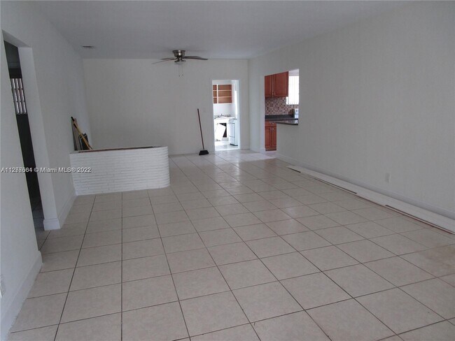 Foto del edificio - 1290 NE 158th St   North Miami Beach Fl 33162