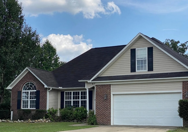 Foto del edificio - 137 Haywood Dr