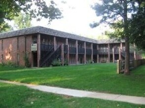 Building Photo - 418 Emery St