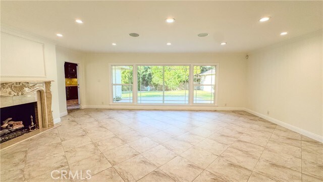 Building Photo - 2741 E Glenoaks Blvd