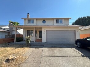 Building Photo - 1200 SW 215th Ave