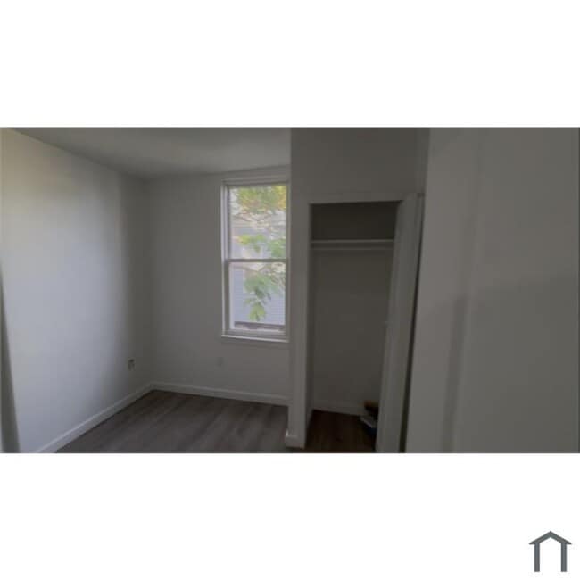 Building Photo - 2859 N Ringgold St