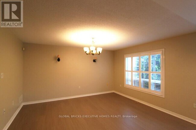 Photo du bâtiment - 852 Hepburn Rd