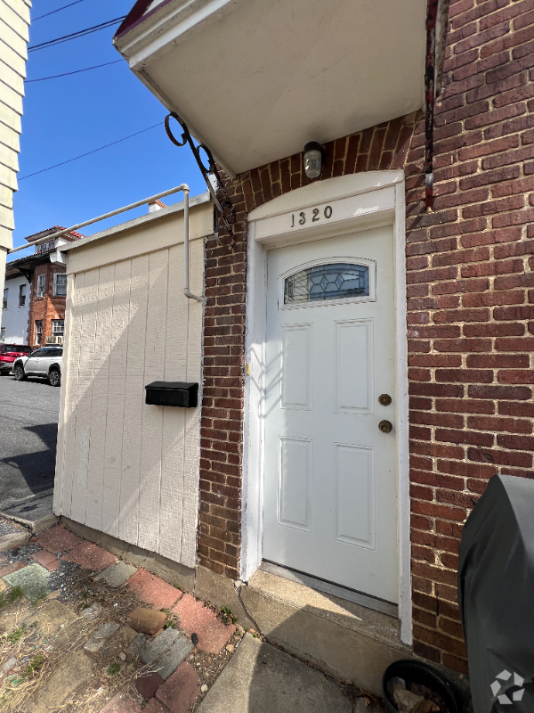 Building Photo - 1320 Hamilton St