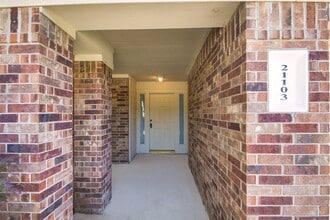 Building Photo - 21103 N Valley Ct