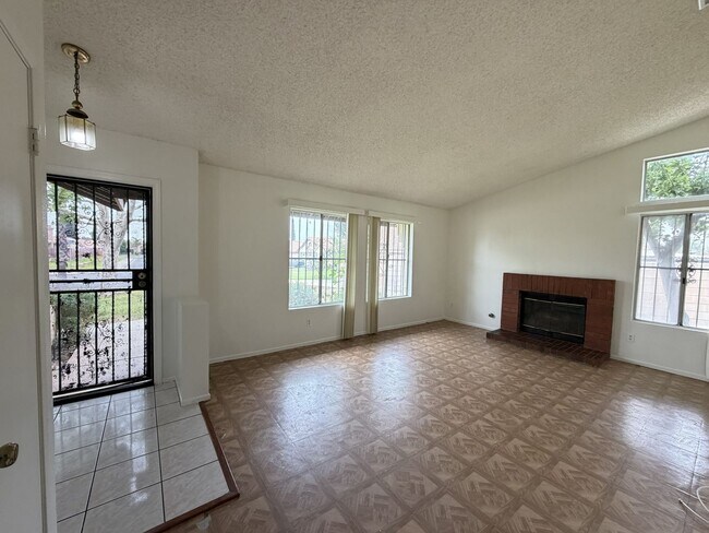 Foto del edificio - 560 S Quince Ave