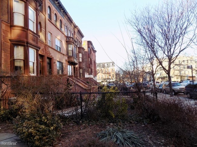 Building Photo - 178 Clinton Ave